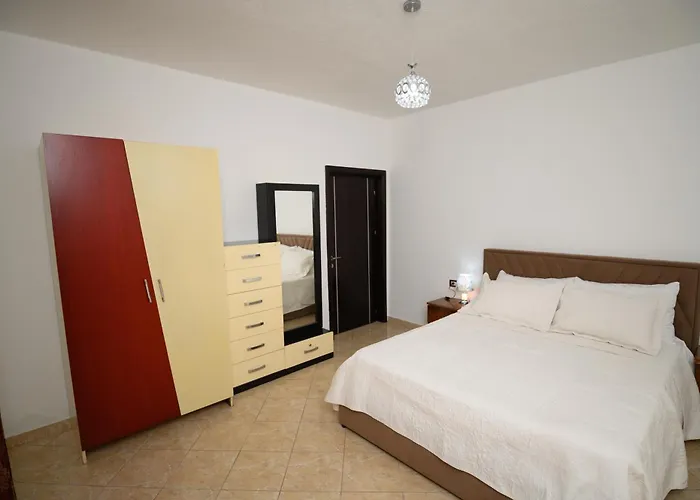 Apartament Shuli's *